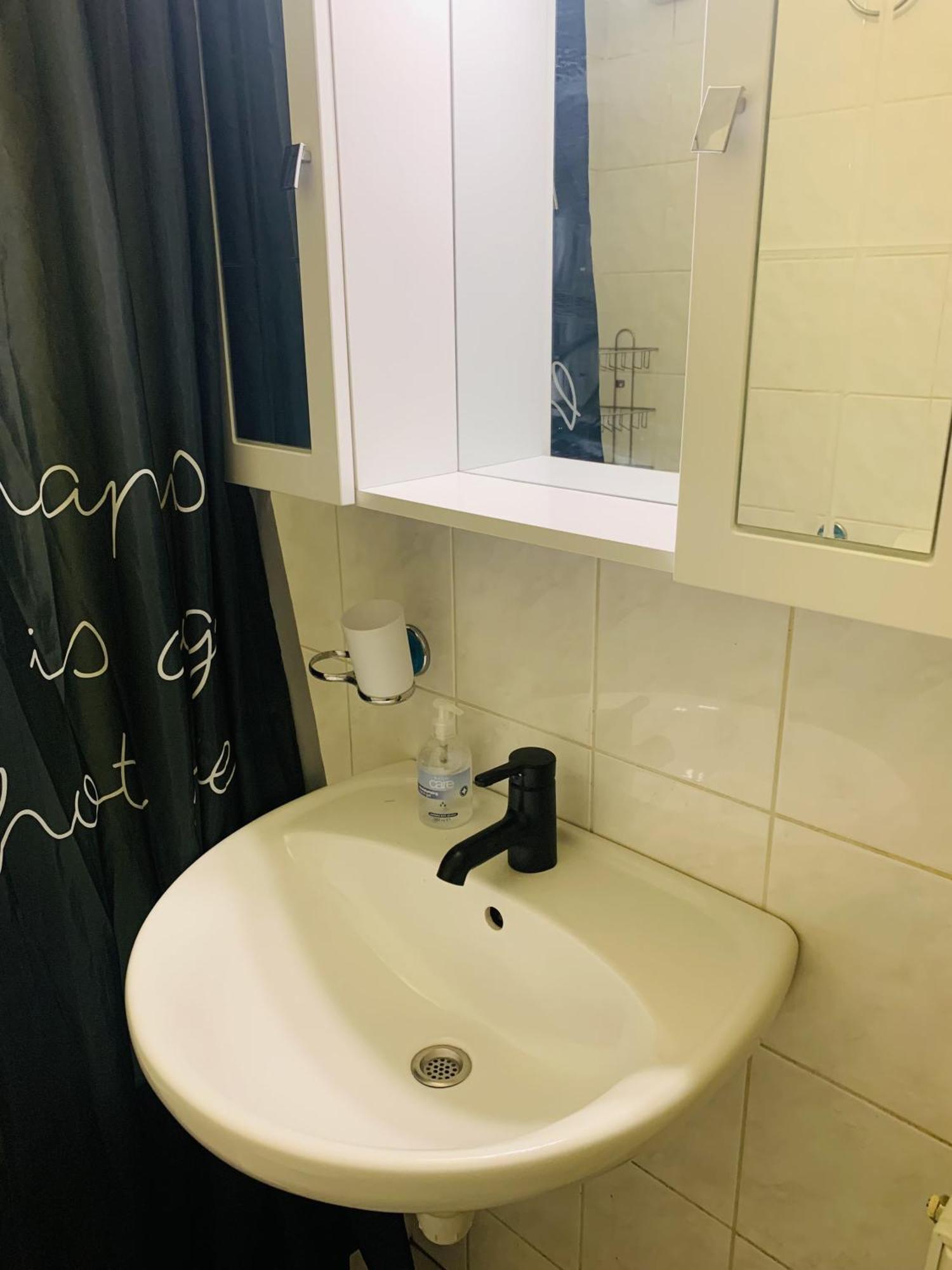 Onyx With Free Private Garage + Ac Budapešť